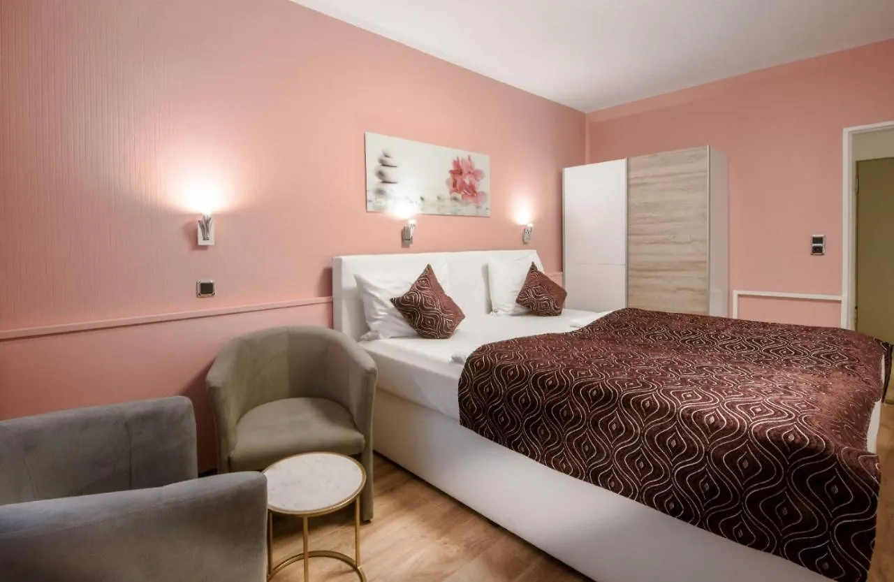 Hotel Rivoli Charme Munich 3*,